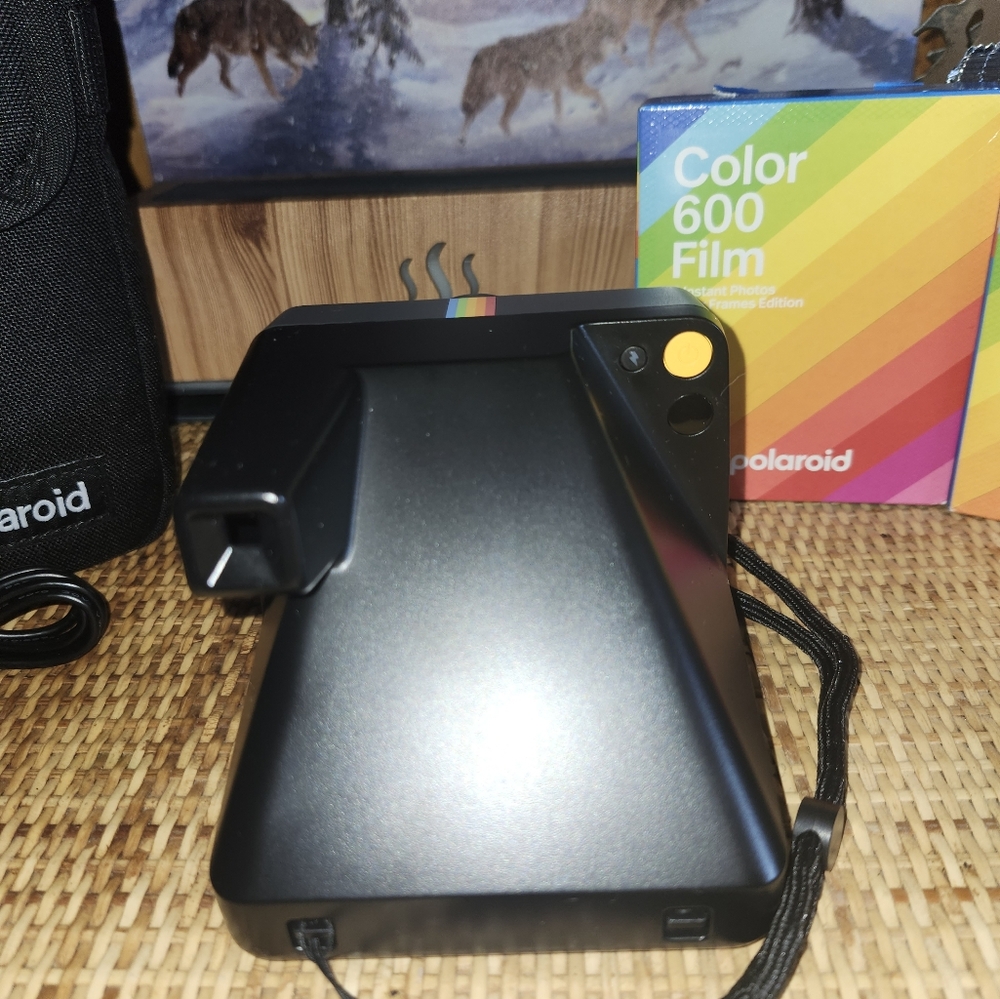 New Polaroid Camera - Picture 6 of 8